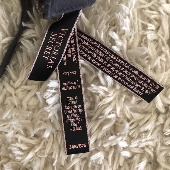 Victoria’s secrets multi-way bra - Picture 3 of 3